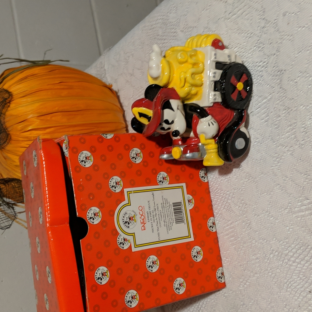 Musical Mickey in FireTruck NWOT